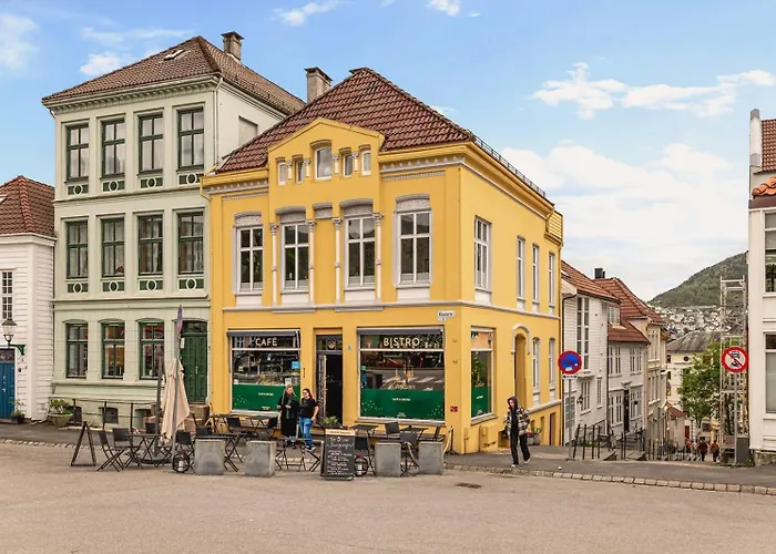 500 M Til Bryggen I Skjermet Uteplass! *